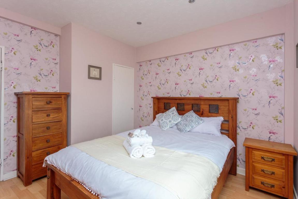 Gorgeous 3-Bed Flat, 15 Minutes To City Centre エディンバラ エクステリア 写真