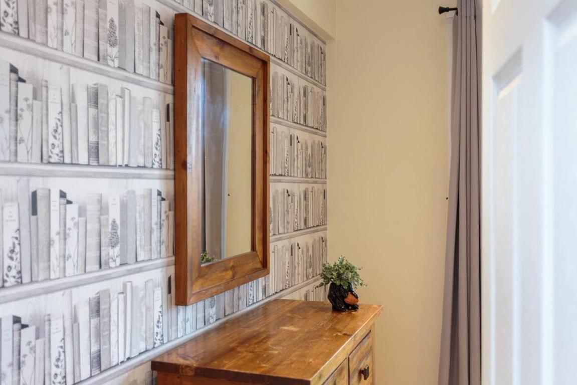 Gorgeous 3-Bed Flat, 15 Minutes To City Centre エディンバラ エクステリア 写真